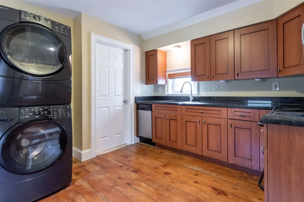 112 Cass Street Portsmouth NH 03801