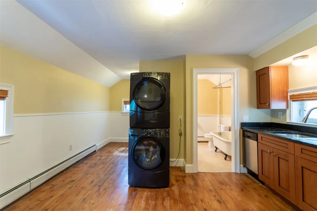 112 Cass Street Portsmouth NH 03801