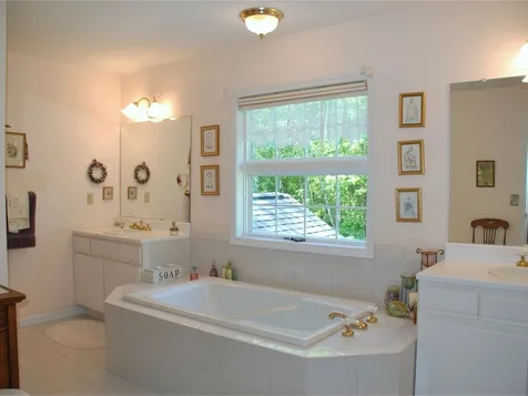 160 Yacht Haven Drive Shelburne VT 05482