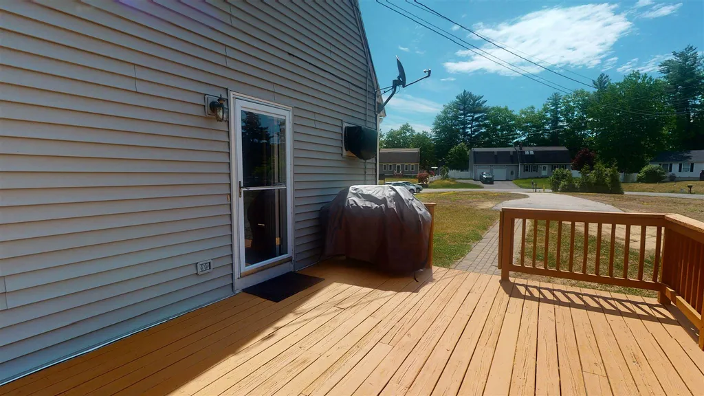 8 Weeping Willow Drive Rochester NH 03867