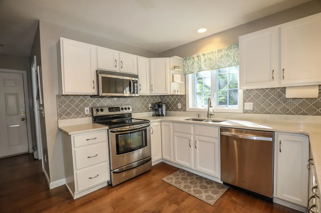 12 Vahey Drive Brentwood NH 03833