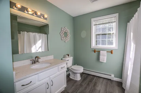 12 Vahey Drive Brentwood NH 03833