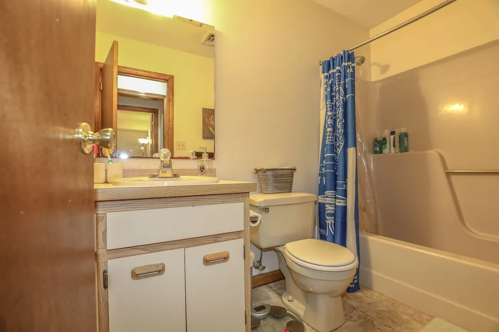 5 Blackstone Drive Nashua NH 03063