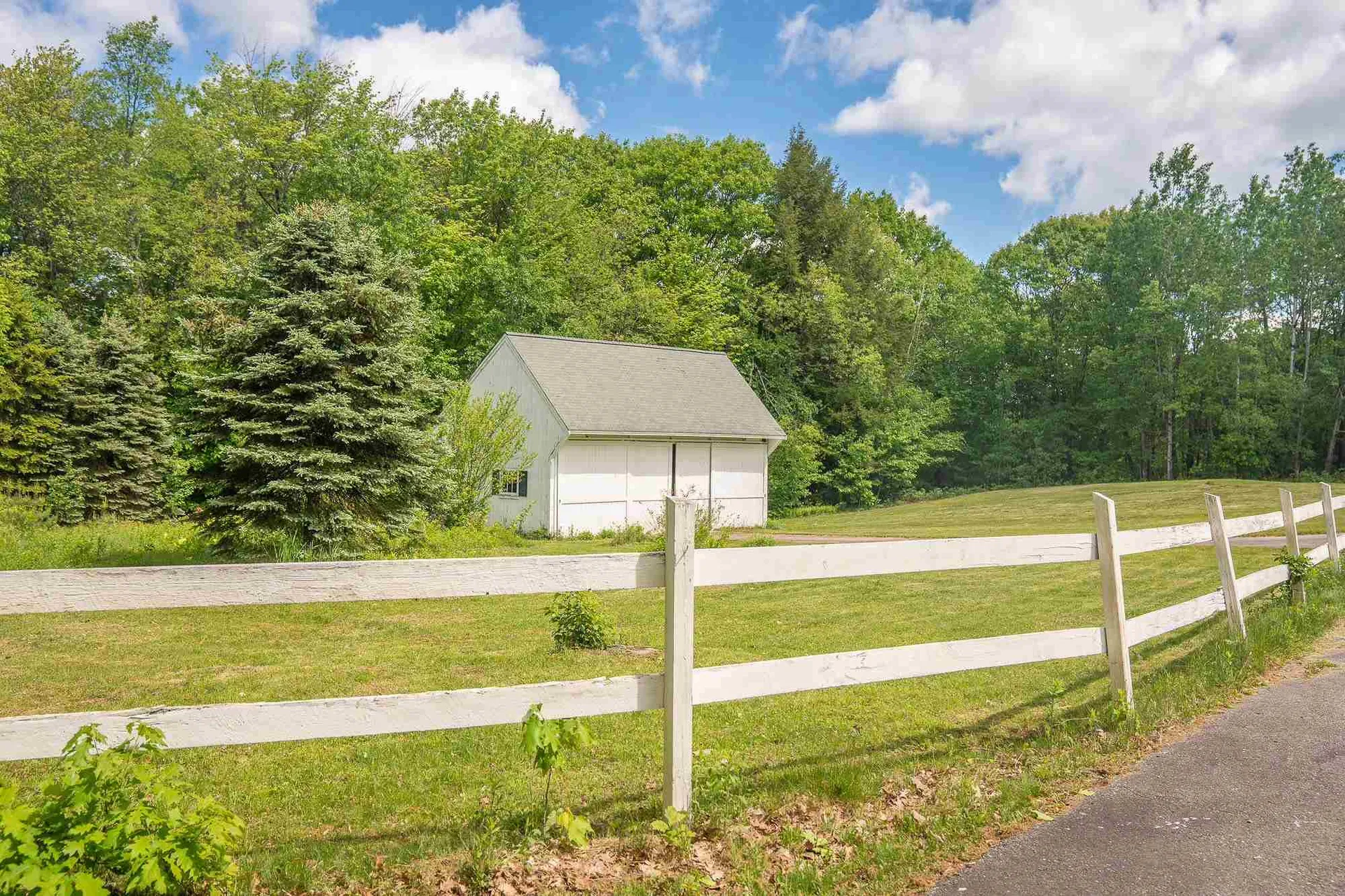 30 Cass Mill Road Hill NH 03243-3322