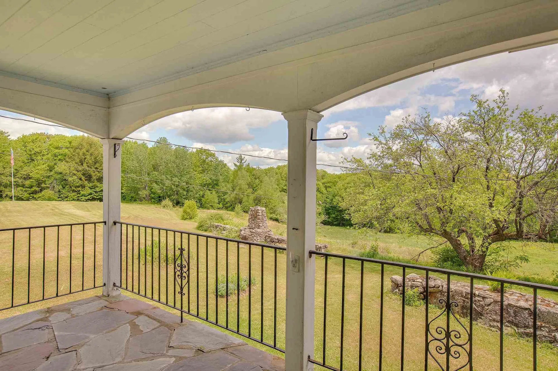 30 Cass Mill Road Hill NH 03243-3322
