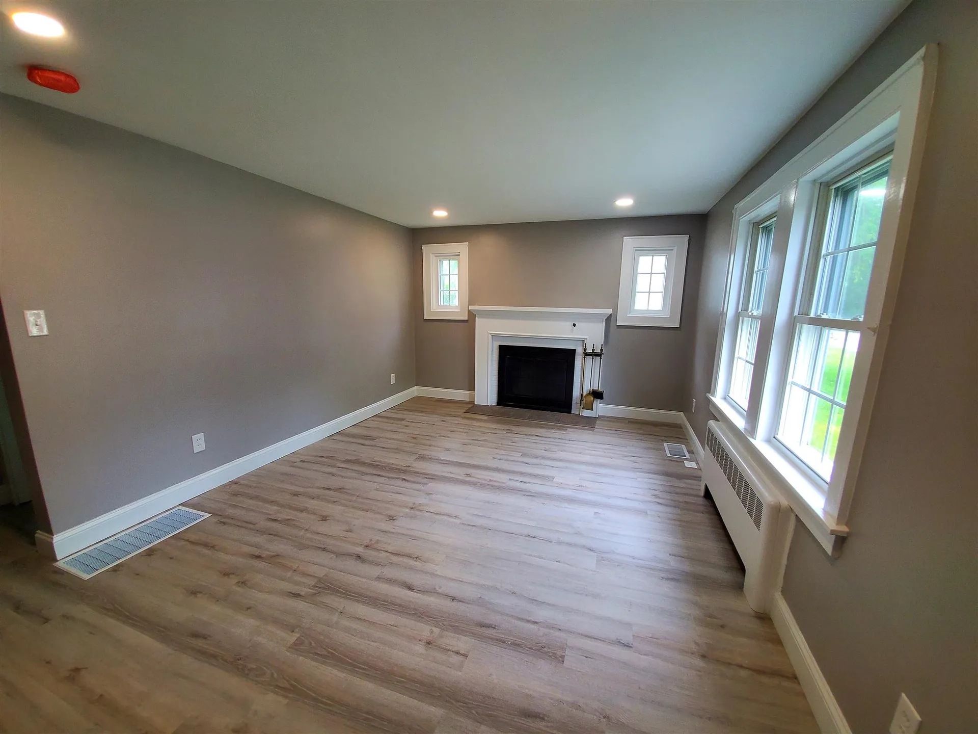 29 Tougas Avenue Manchester NH 03109