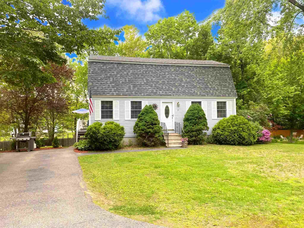 7 Penny Lane Dover NH 03820