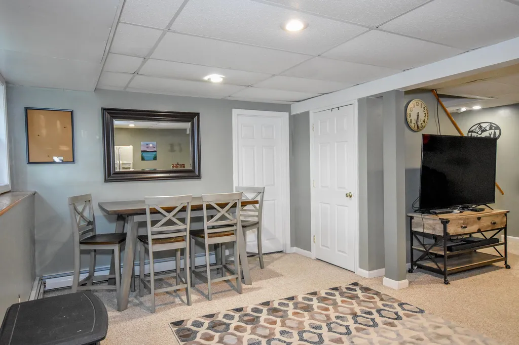 7 Penny Lane Dover NH 03820