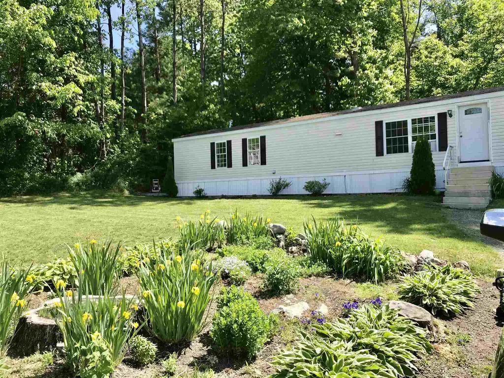 19 Bellic Street Claremont NH 03743