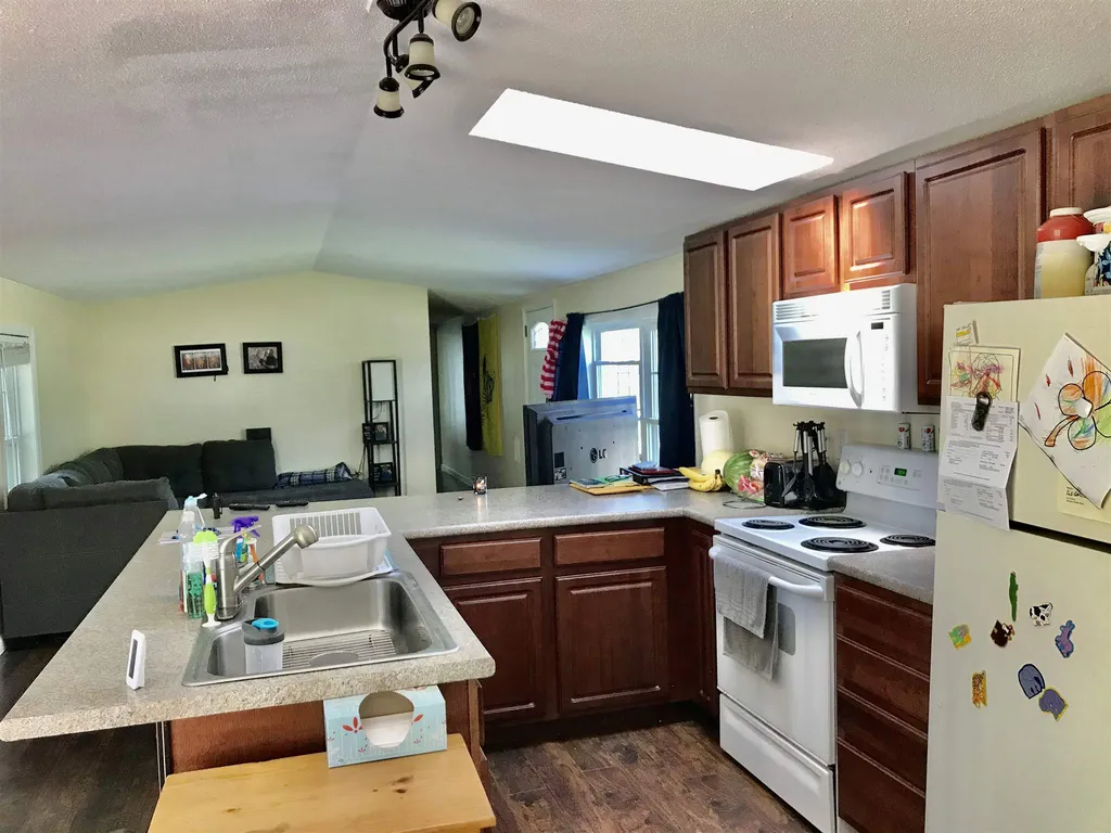 19 Bellic Street Claremont NH 03743