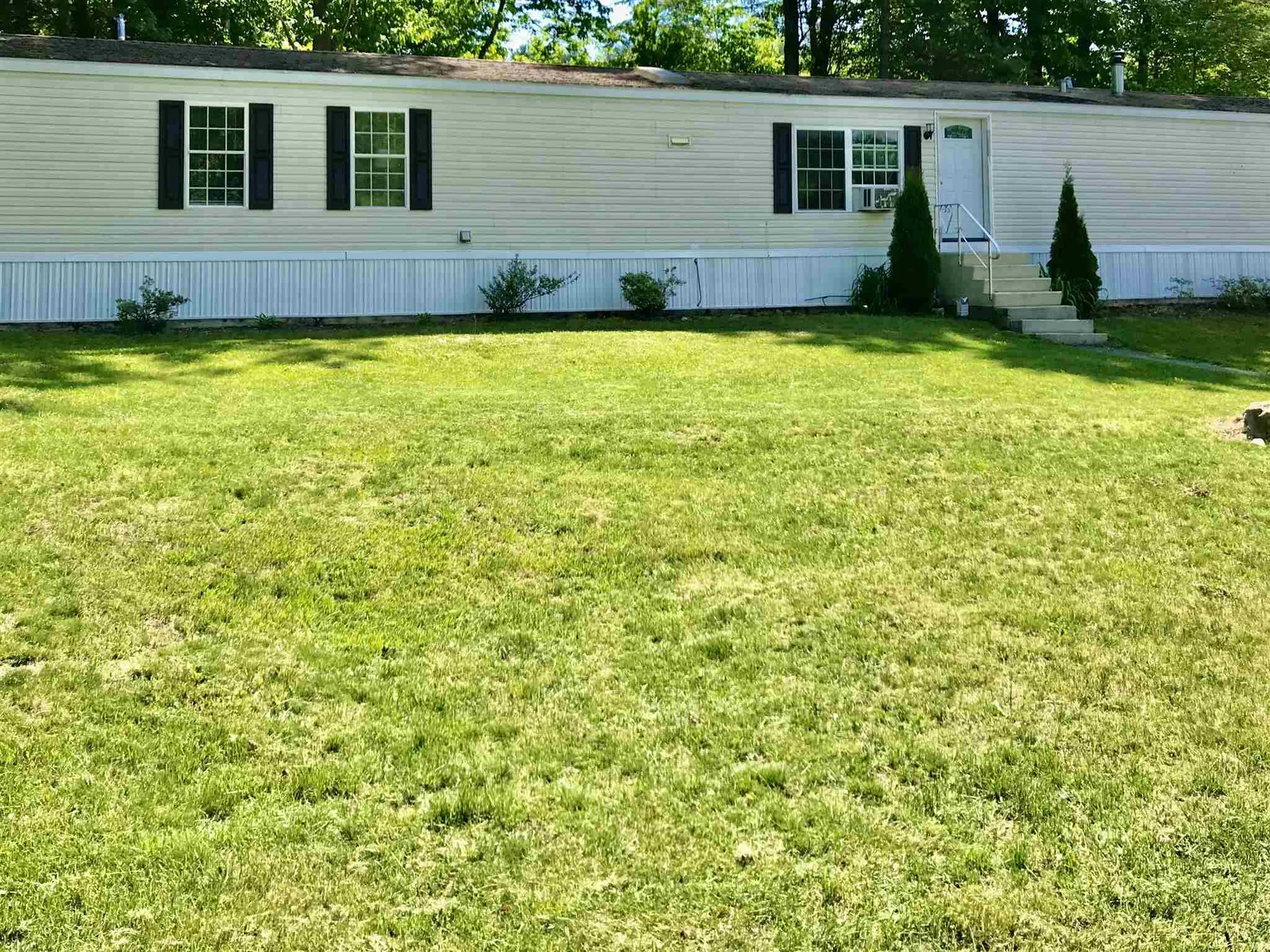 19 Bellic Street Claremont NH 03743