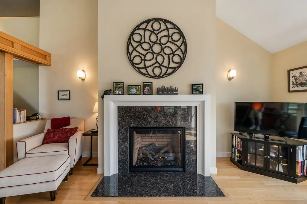 8B Indian Cave Landing Sunapee NH 03782