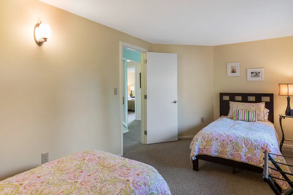 8B Indian Cave Landing Sunapee NH 03782
