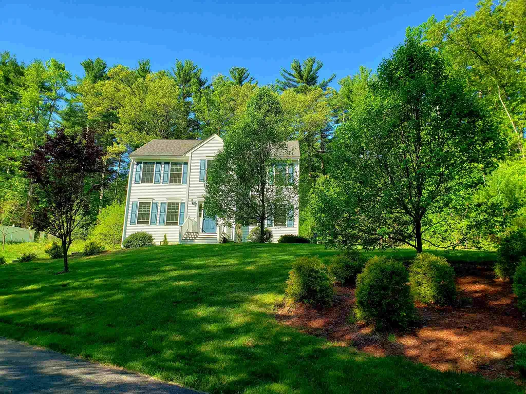 23 Ridge Road Nashua NH 03062