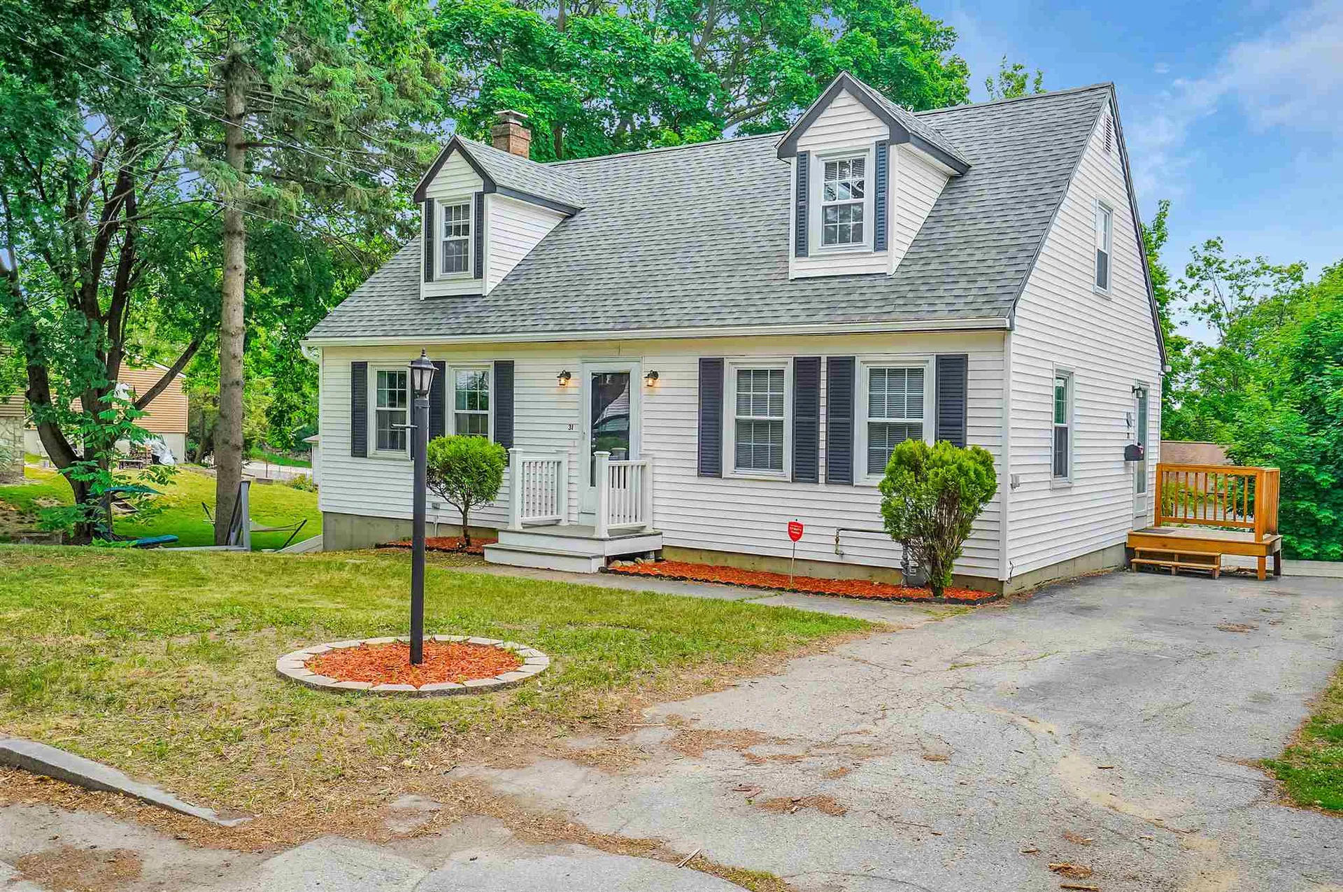 31 Lamonte Street Manchester NH 03104
