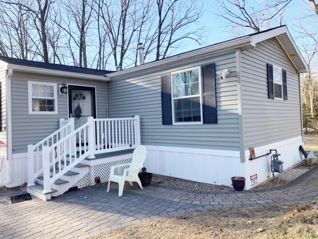 70 Cynthia Circle Seabrook NH 03874