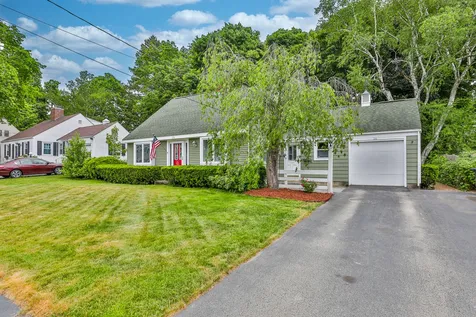 26 Sullivan Street Nashua NH 03064
