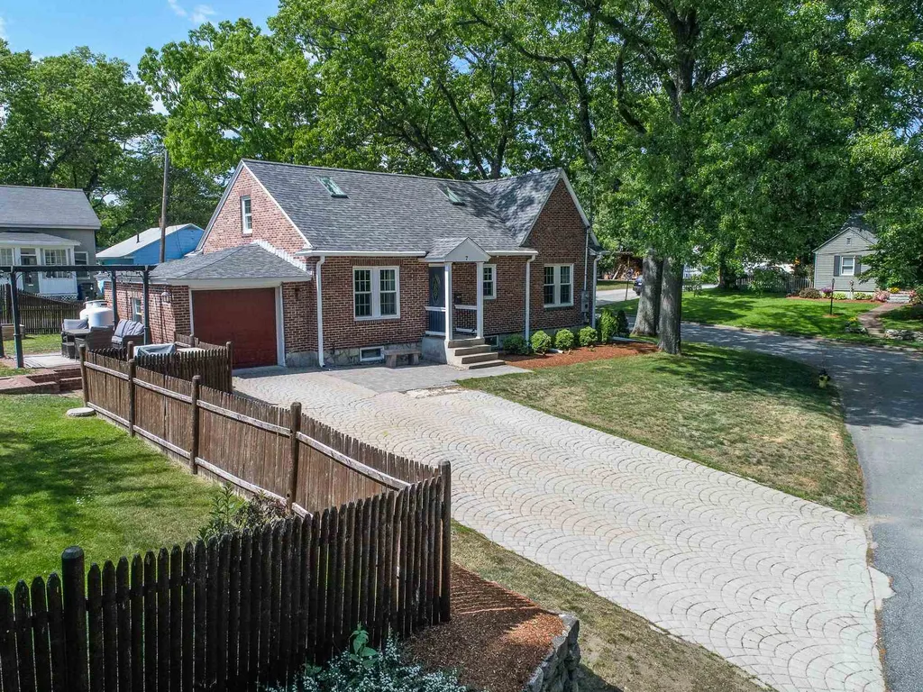 129 Almond Street Manchester NH 03102