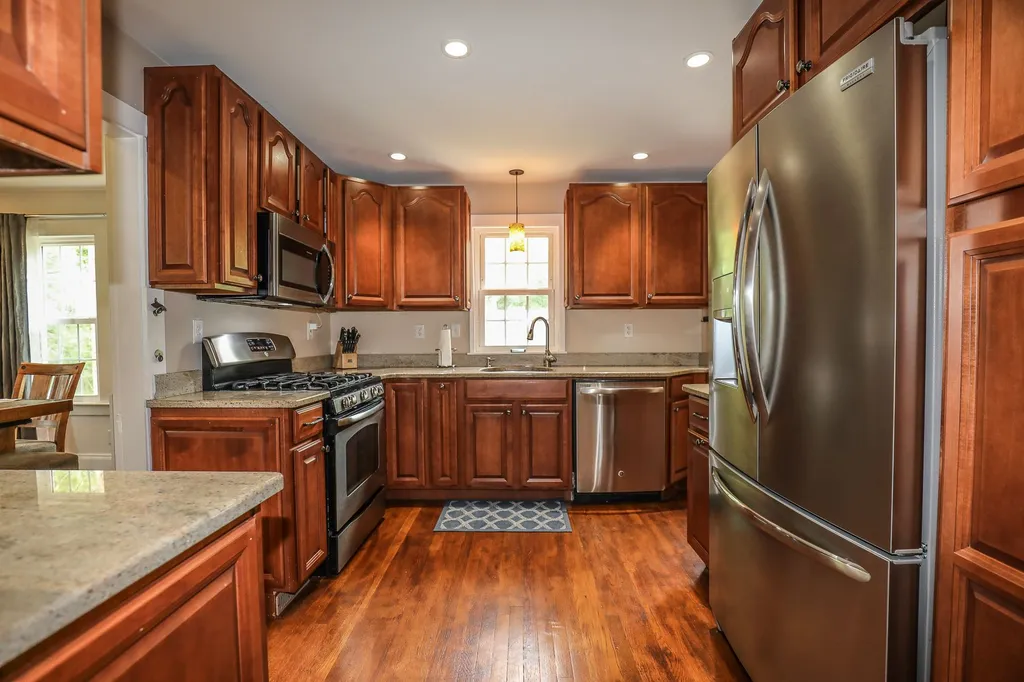 129 Almond Street Manchester NH 03102