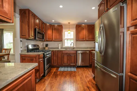 129 Almond Street Manchester NH 03102