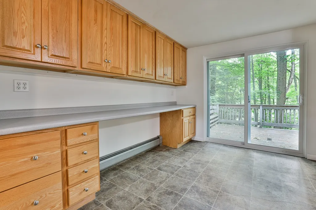 8 David Drive Hudson NH 03051
