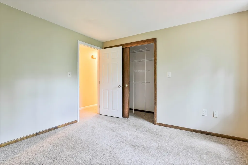 8 David Drive Hudson NH 03051
