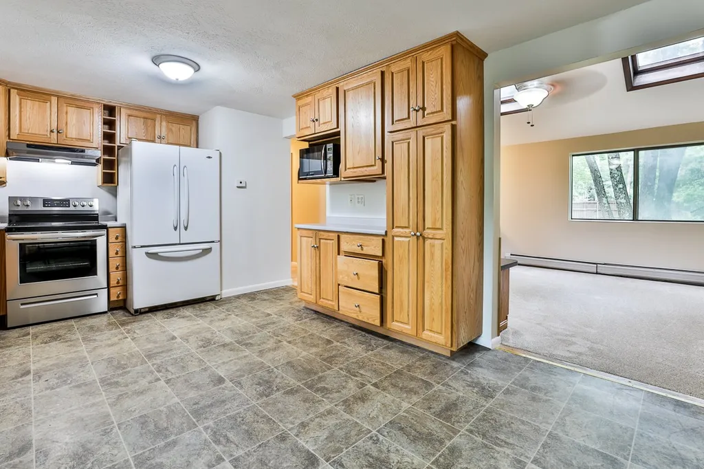 8 David Drive Hudson NH 03051