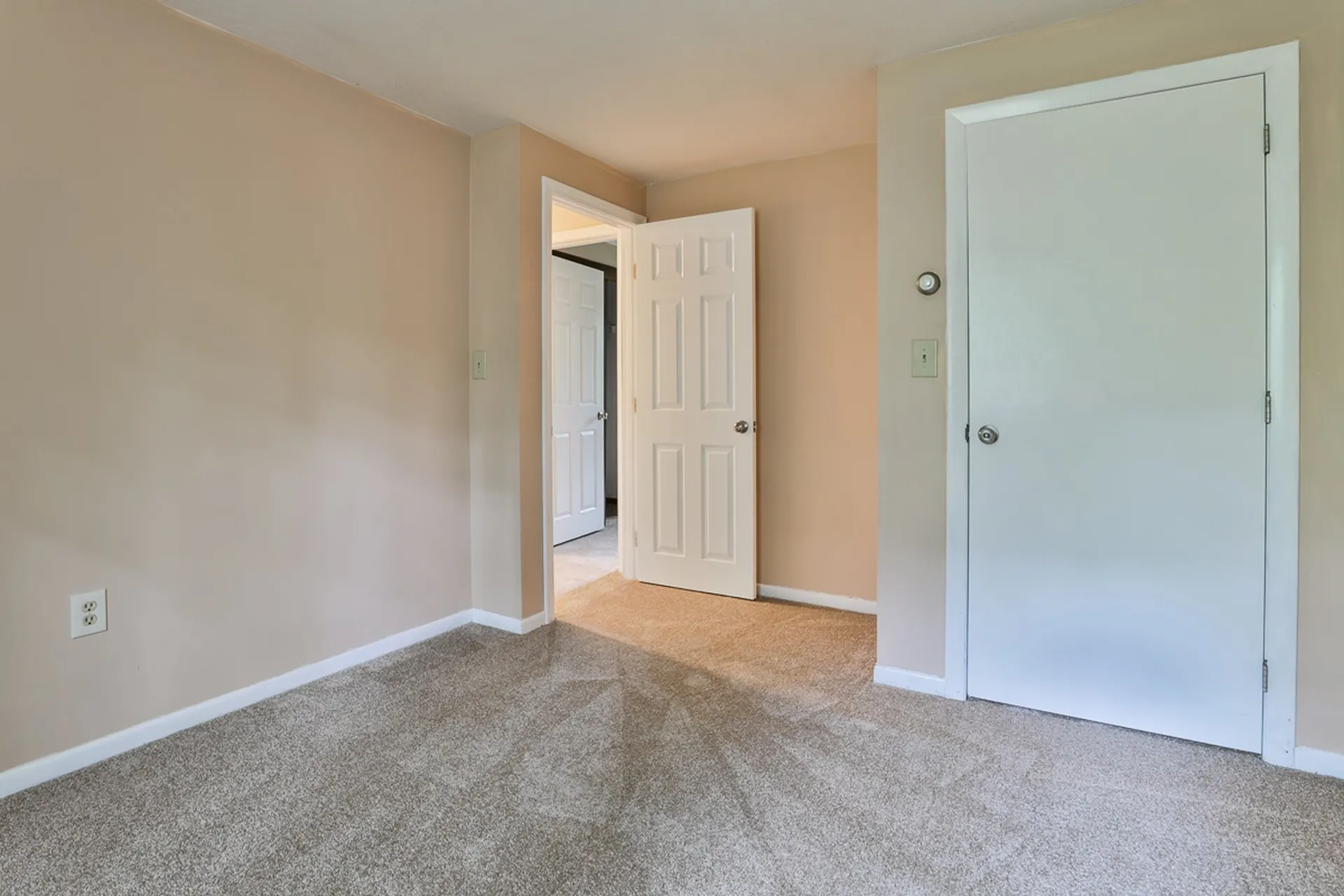 8 David Drive Hudson NH 03051