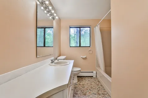 8 David Drive Hudson NH 03051