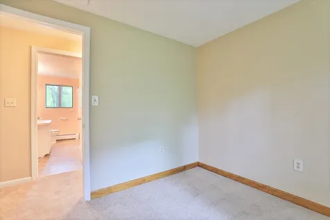 8 David Drive Hudson NH 03051