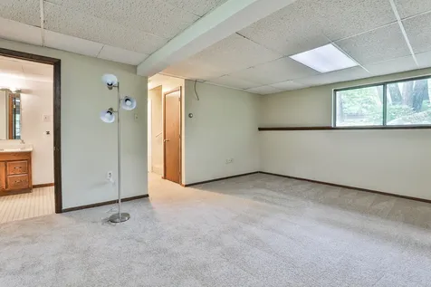 8 David Drive Hudson NH 03051