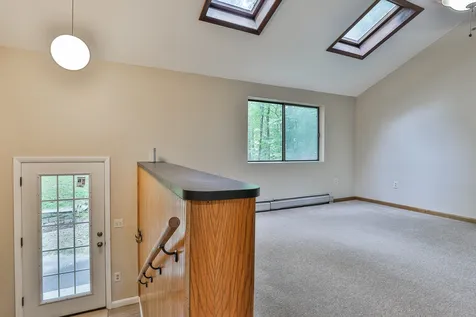 8 David Drive Hudson NH 03051