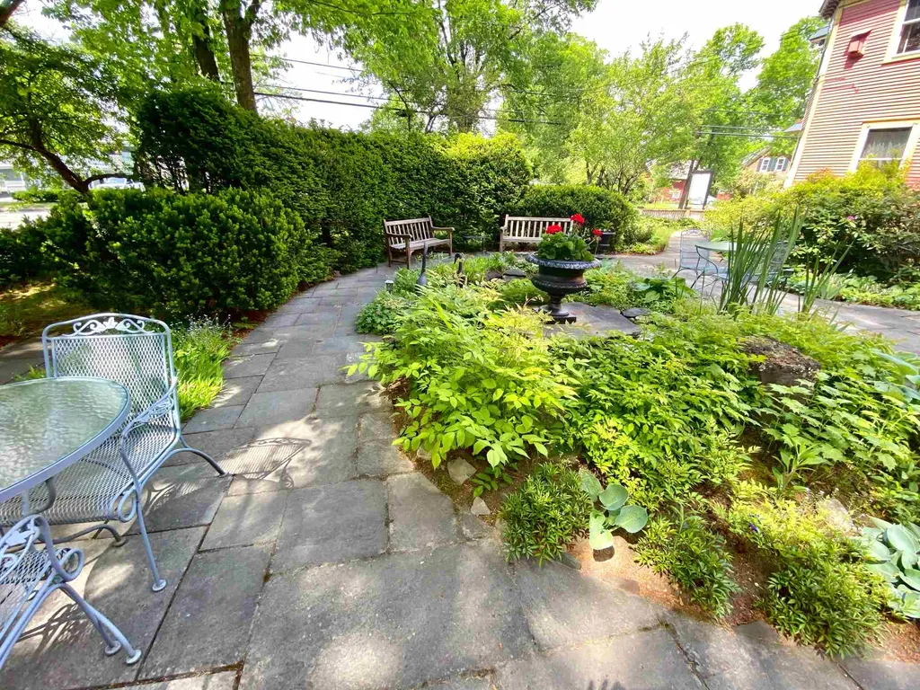 41 Pleasant Street Woodstock VT 05091