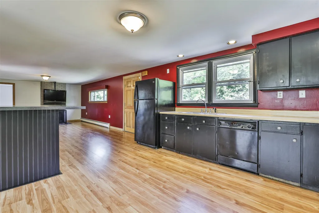 327 Whitehall Road Hooksett NH 03106