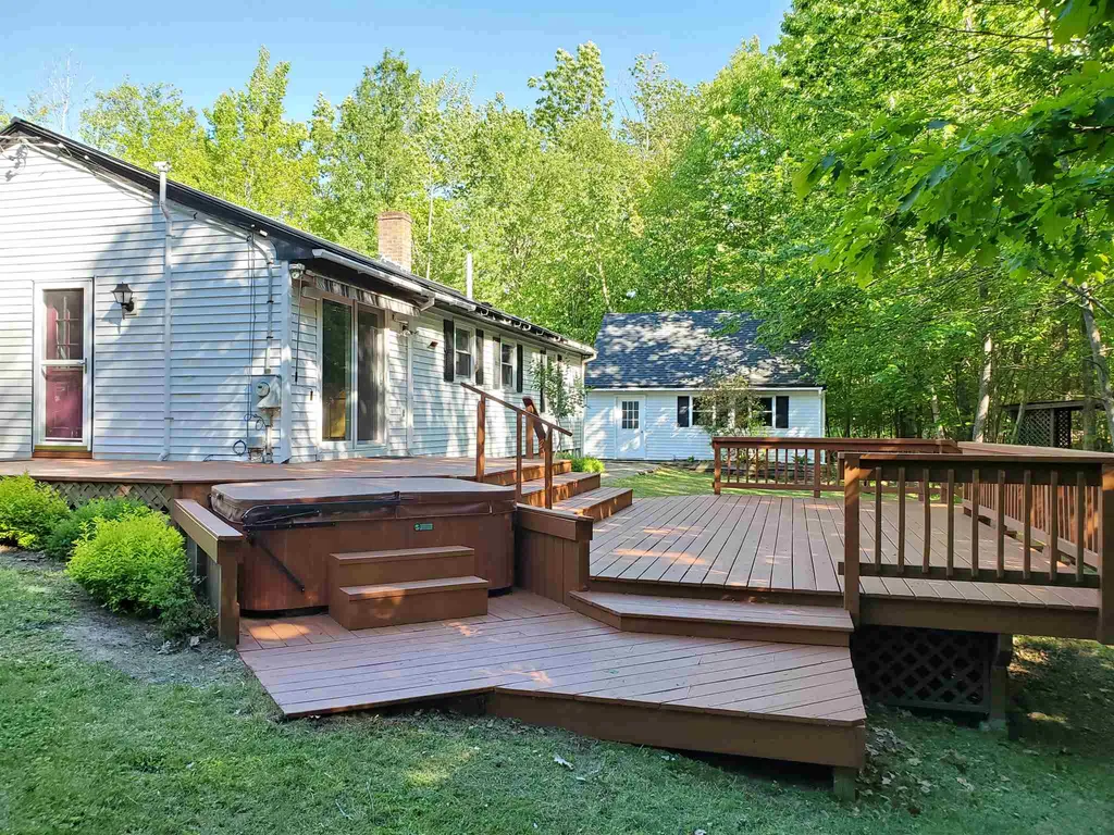 210 Lockehaven Road Enfield NH 03748