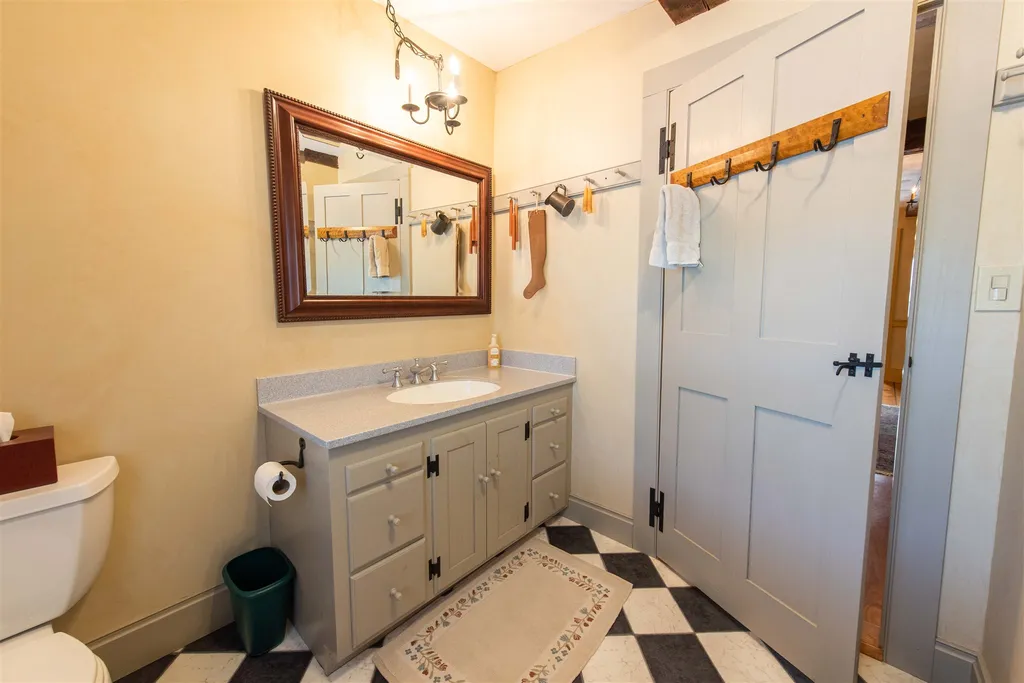 1532 Battle Street Webster NH 03303