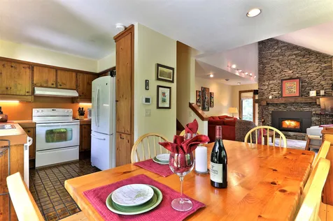 30 Meadow Hawk Lane Rochester VT 05767