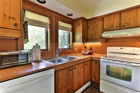 30 Meadow Hawk Lane Rochester VT 05767