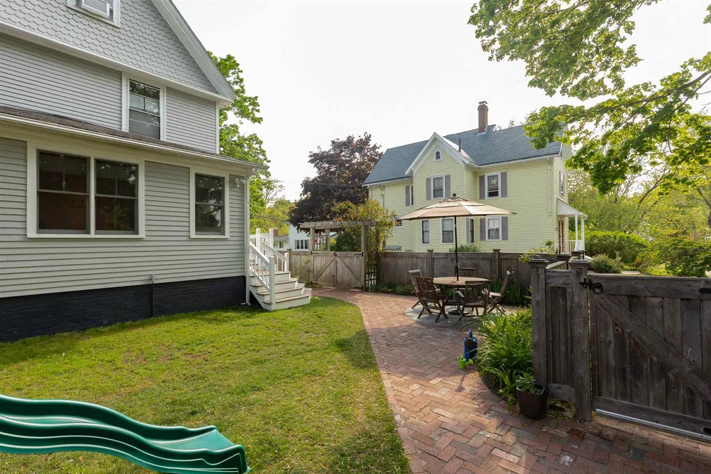 59 New Castle Avenue Portsmouth NH 03801