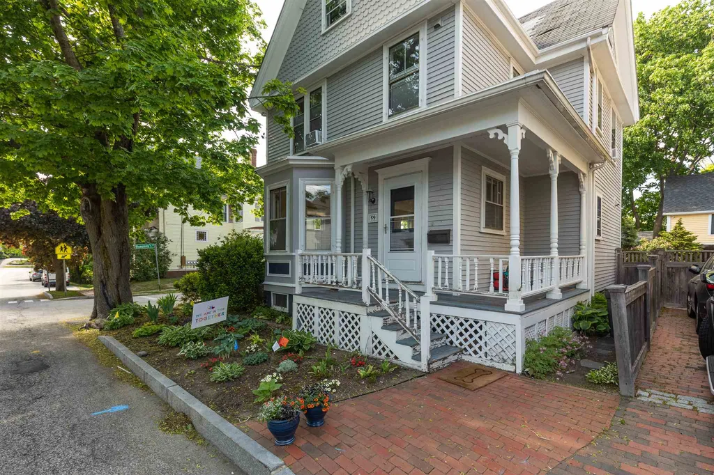 59 New Castle Avenue Portsmouth NH 03801