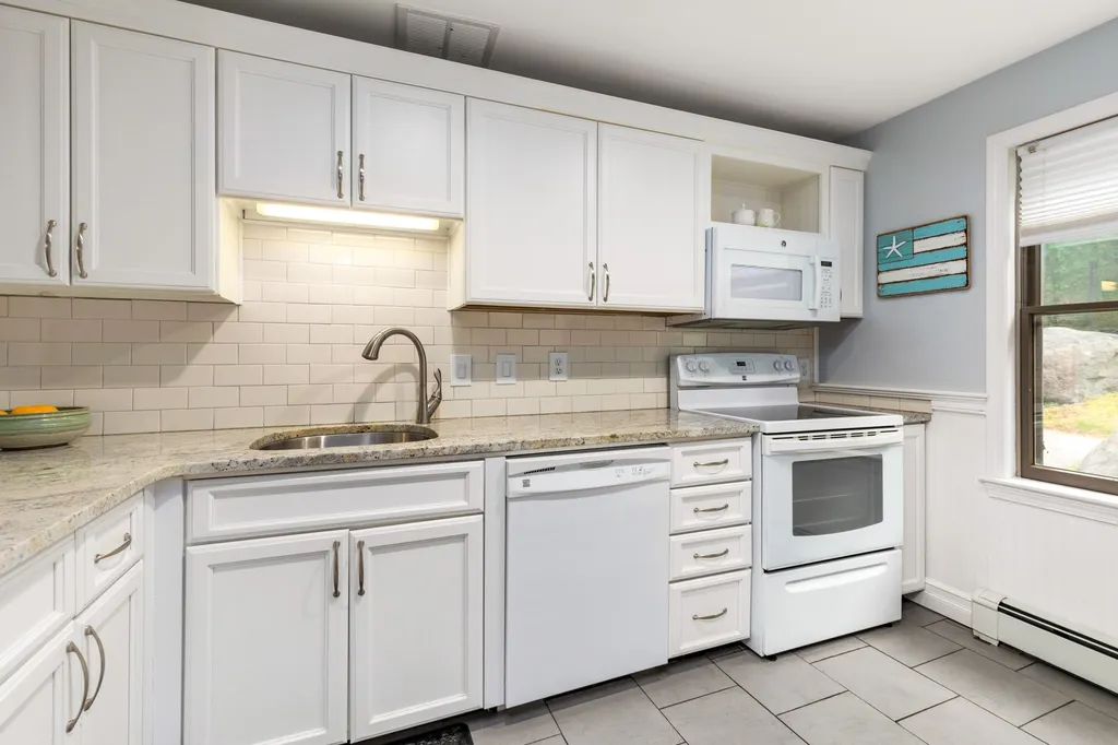 380 Ocean Road Portsmouth NH 03801