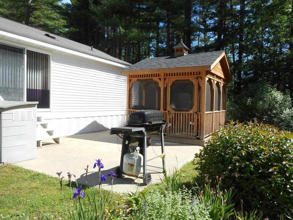 173 Twin Bridge Road Weare NH 03281