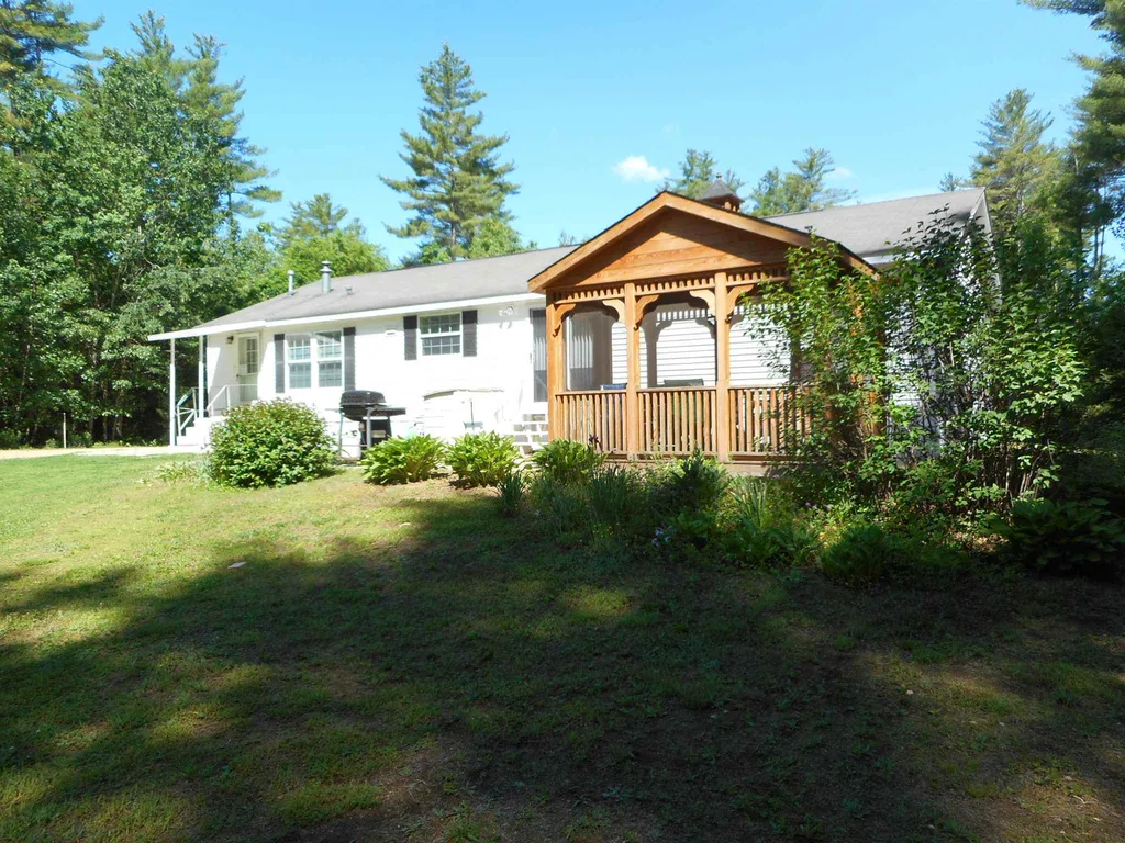 173 Twin Bridge Road Weare NH 03281