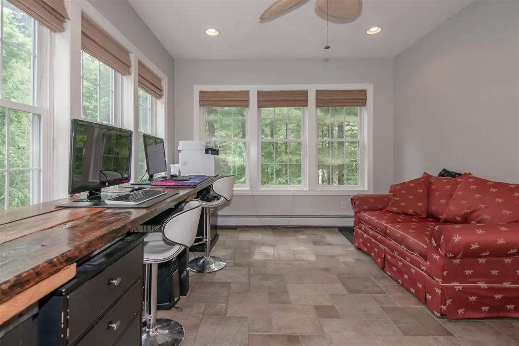 9 Surrey Lane Salem NH 03079