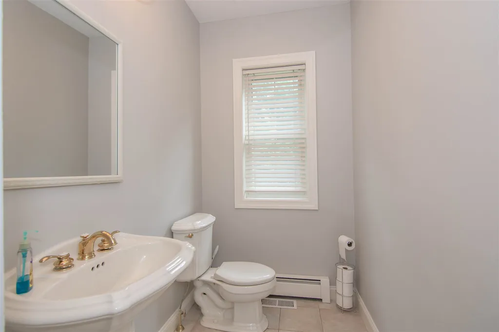9 Surrey Lane Salem NH 03079