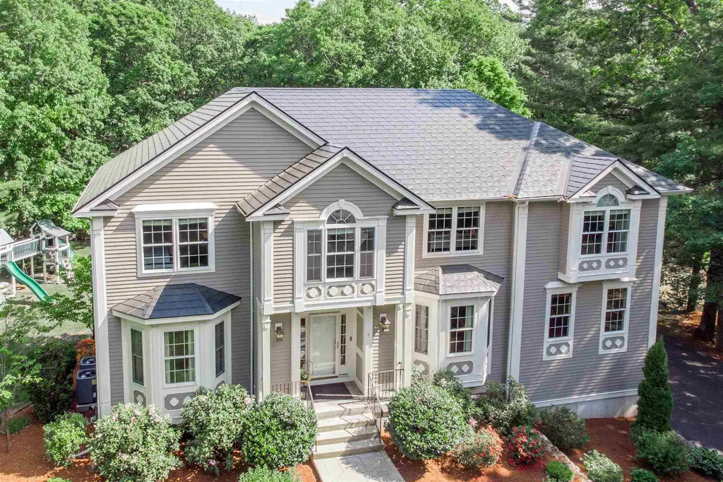 9 Surrey Lane Salem NH 03079