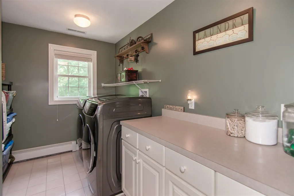 9 Surrey Lane Salem NH 03079