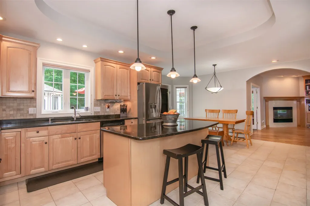 9 Surrey Lane Salem NH 03079
