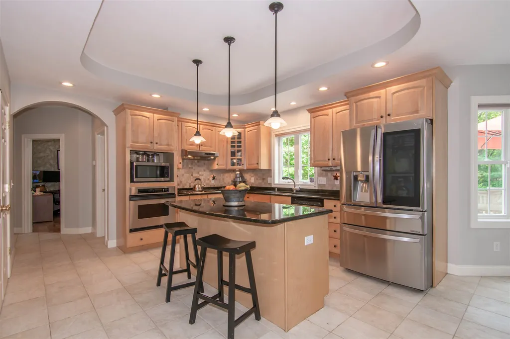 9 Surrey Lane Salem NH 03079