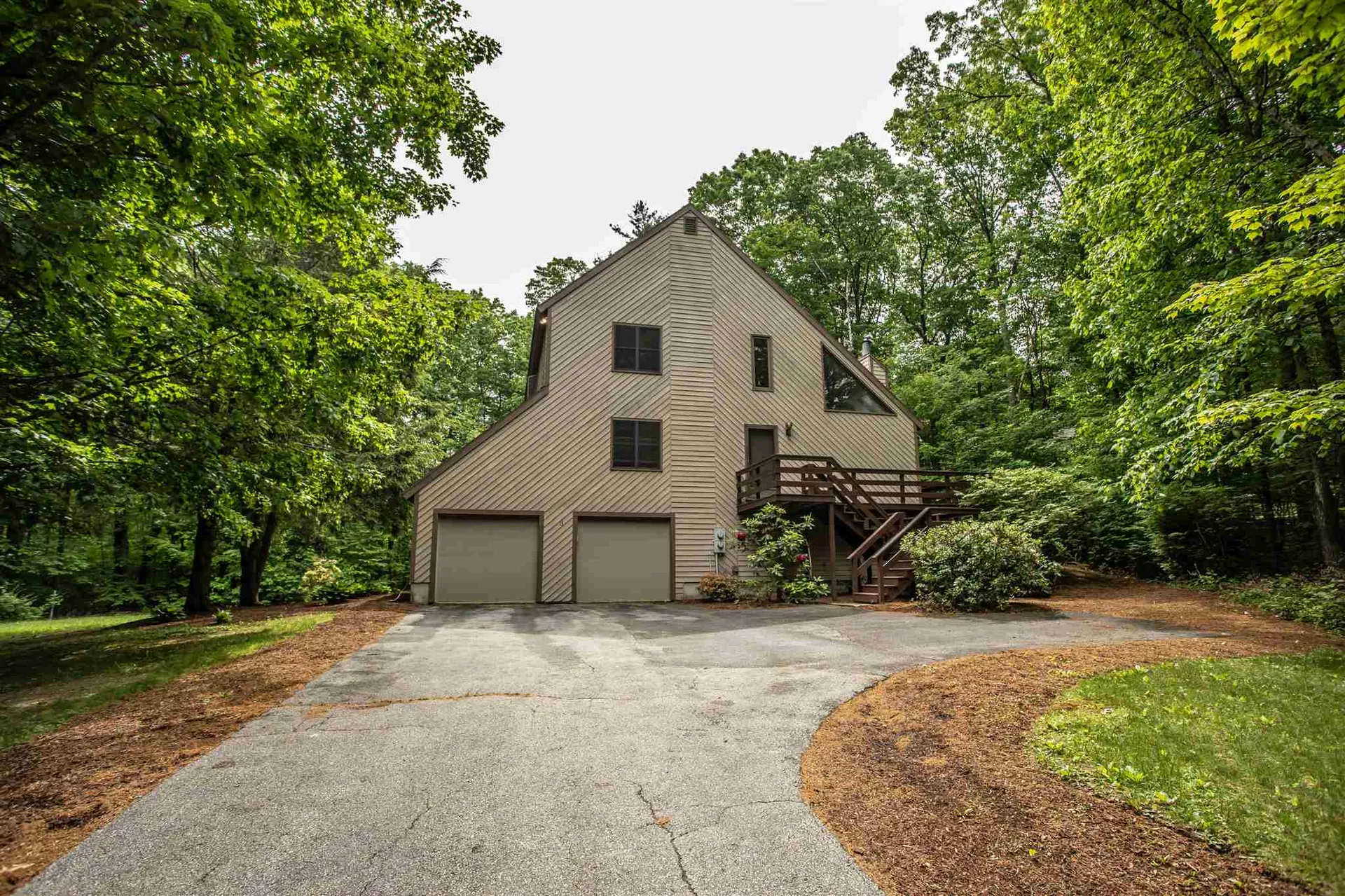13 Autumn Lane Londonderry NH 03053